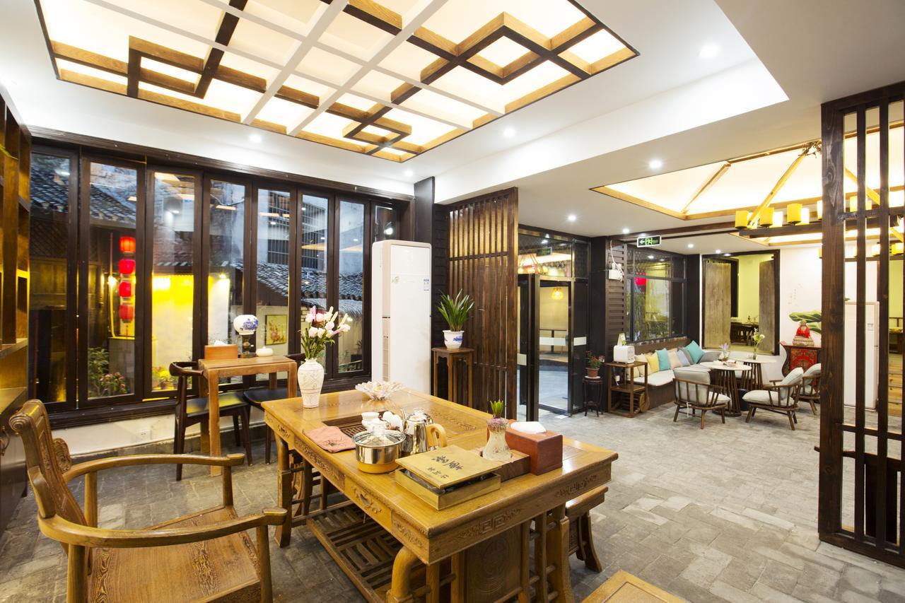 Fenghuang Poshan Inn Exterior photo