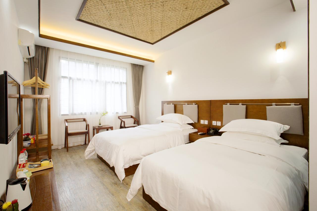 Fenghuang Poshan Inn Exterior photo