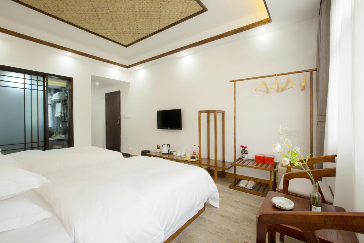 Fenghuang Poshan Inn Exterior photo