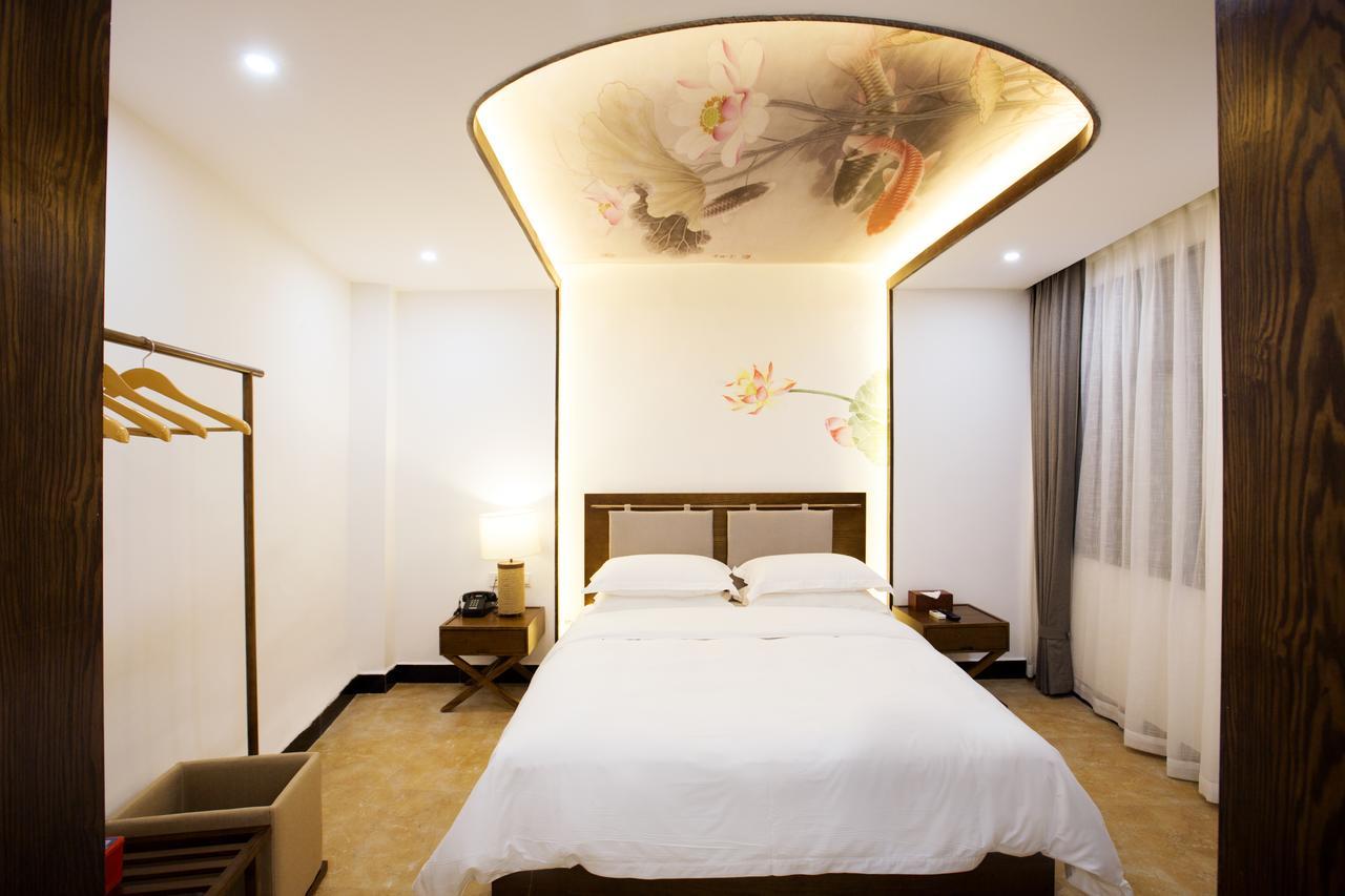 Fenghuang Poshan Inn Exterior photo